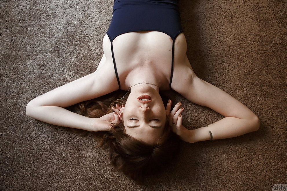 Zoe Fletcher Nude